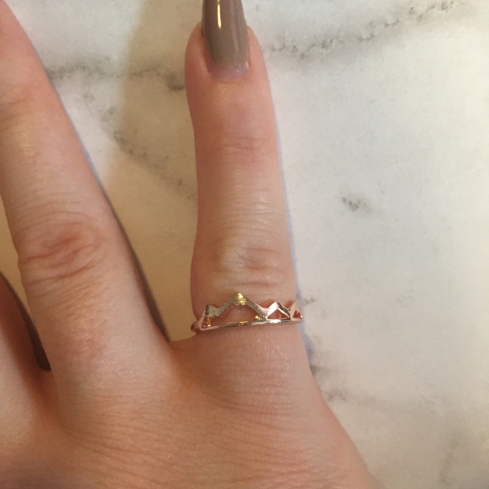 Charlie Rose Gold Mountain Midi Ring - Picture 3 of 5